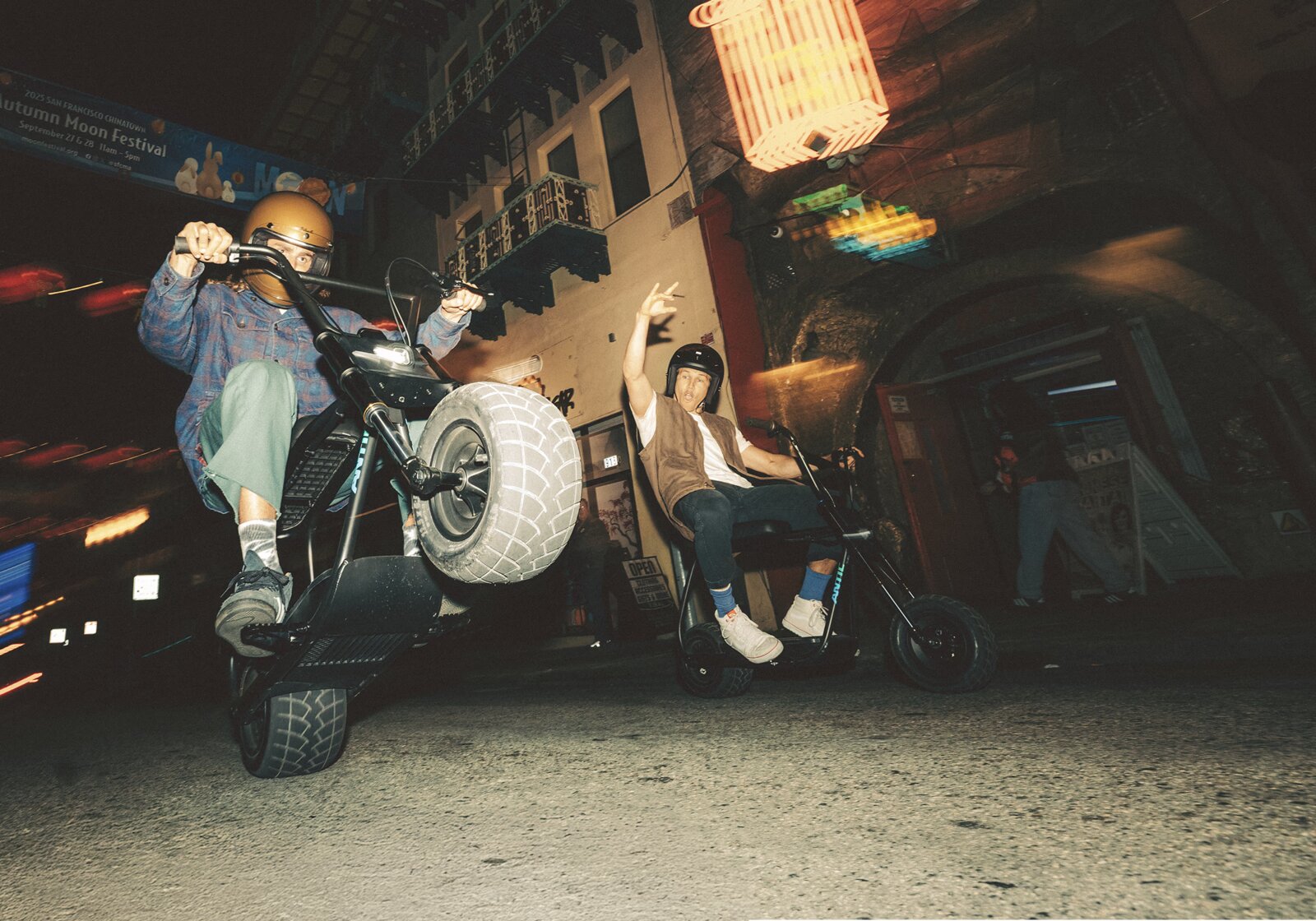 Avioora Long Range mini bike ridden through the city